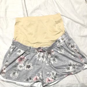 Cute and comfy floral maternity shorts